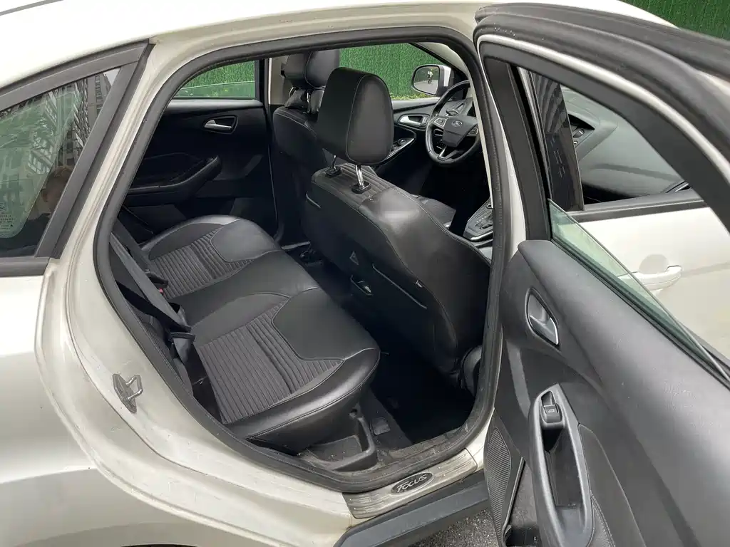 Ford Focus — миниатюра 11