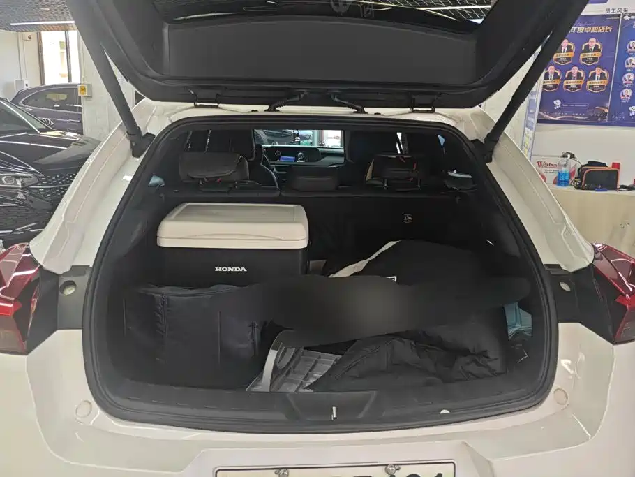 Lexus UX New Energy — миниатюра 4