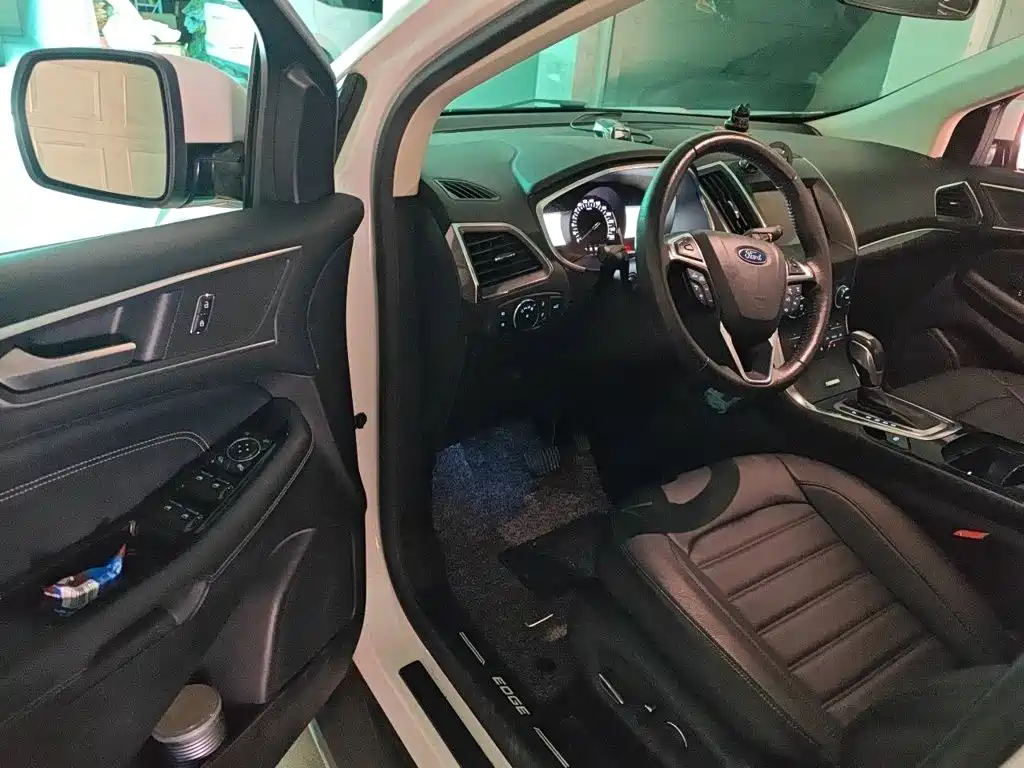 Ford Edge — миниатюра 13