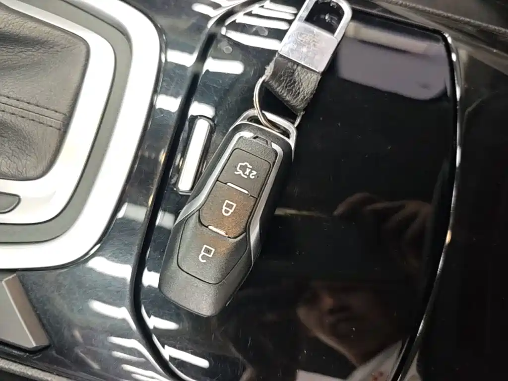 Ford Edge — миниатюра 9