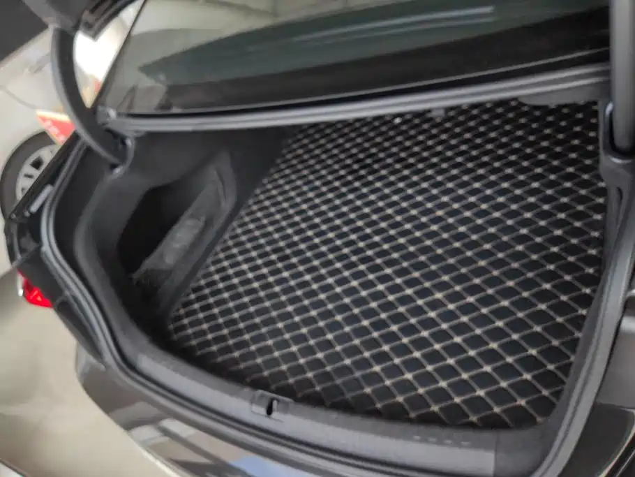 Audi A6L — миниатюра 4