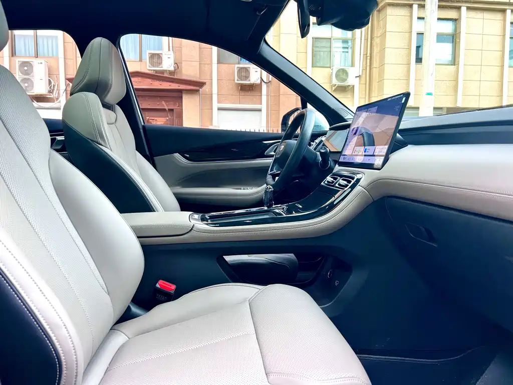 Geely Boyue L — миниатюра 14