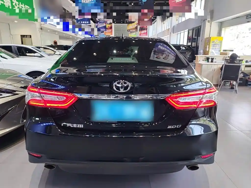 Toyota Camry 2021 2.0G Luxury