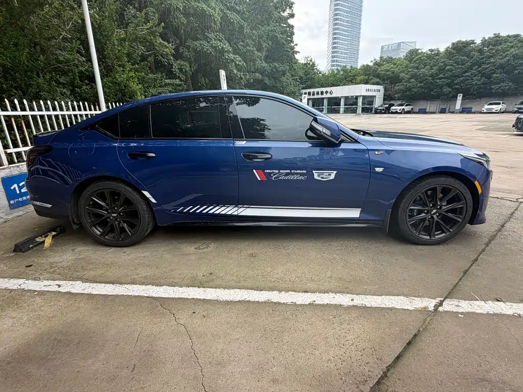 Cadillac CT5 2022 28T