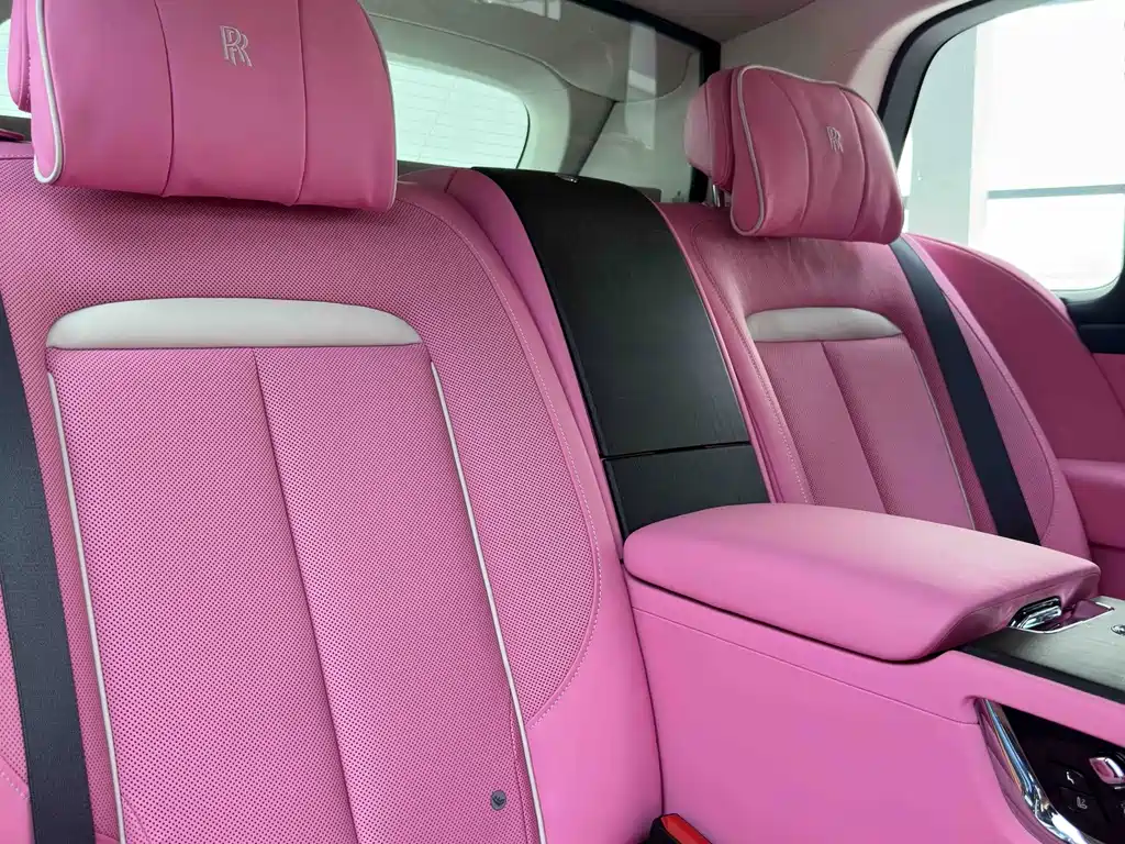 Rolls-Royce Cullinan — миниатюра 33