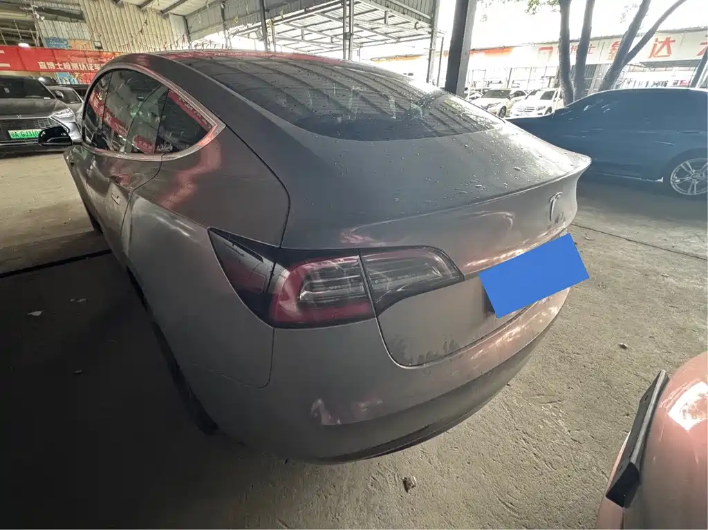 Tesla Model 3 — миниатюра 7