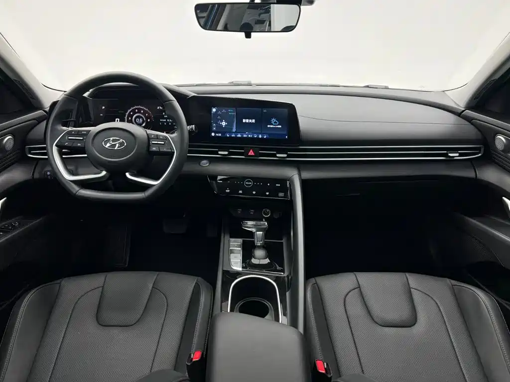 Hyundai Elantra — миниатюра 24
