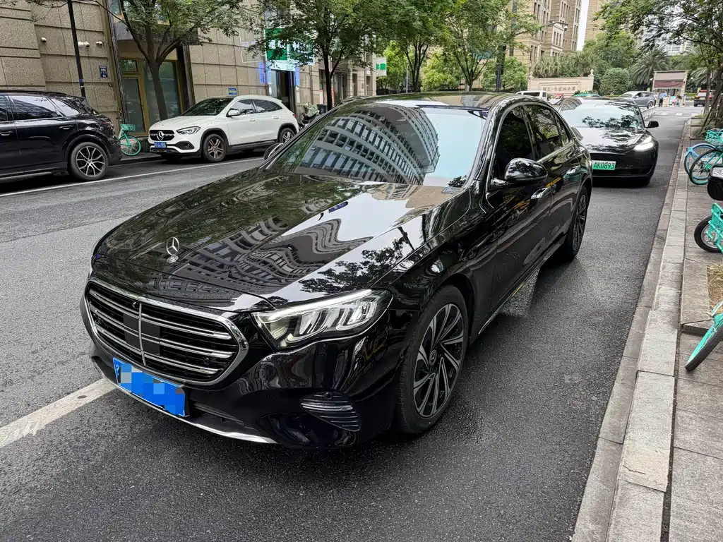 Mercedes-Benz E-Class 2024