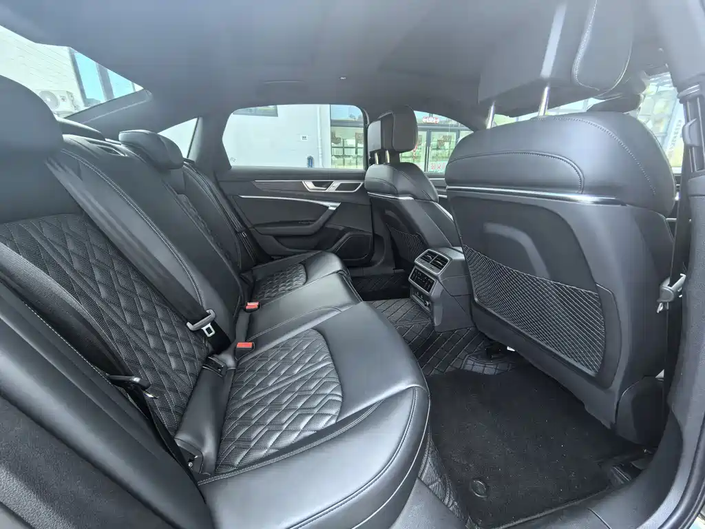 Audi A6L 2025 45 TFSI quattro