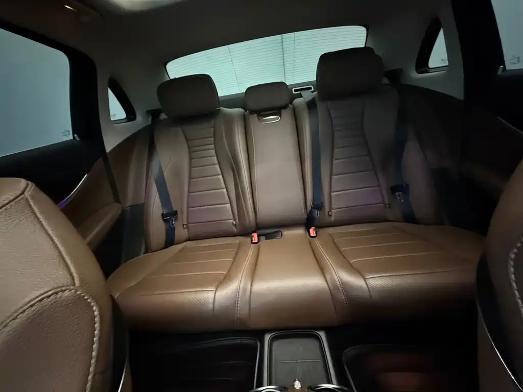Mercedes-Benz E-Class — миниатюра 14