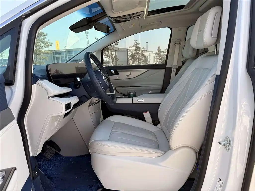 BUICK GL8 NEW ENERGY