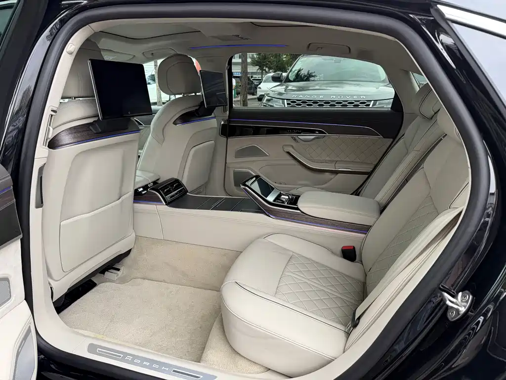 Audi A8 — миниатюра 6