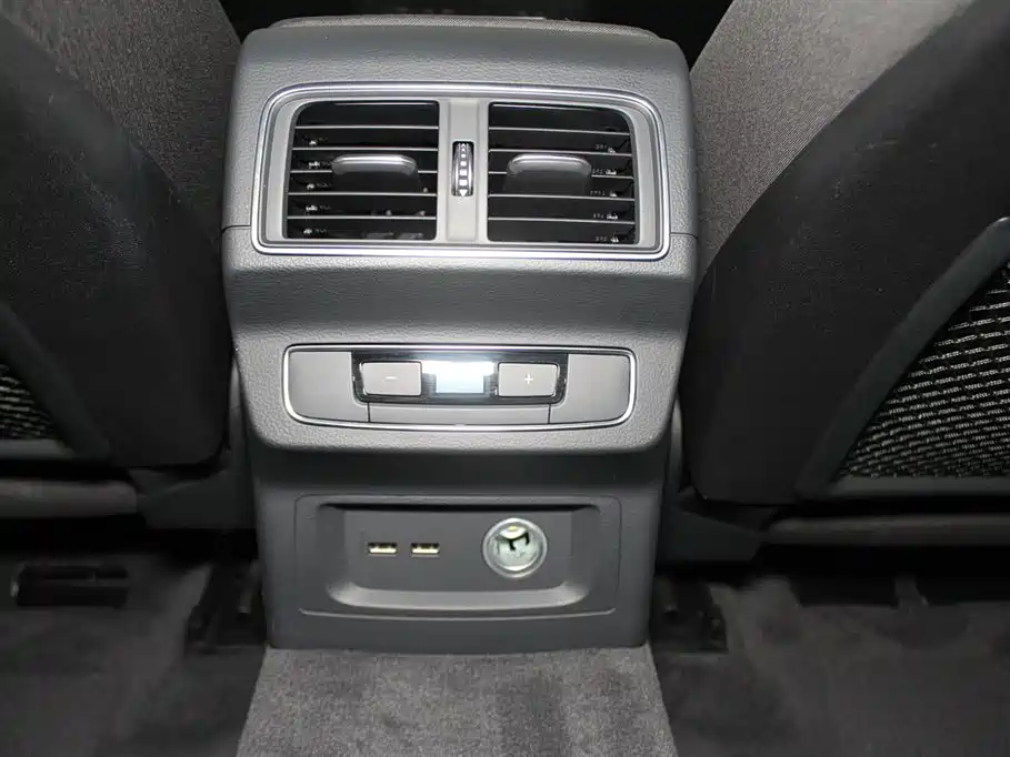 Audi Q5L 2018 40 TFSI VI