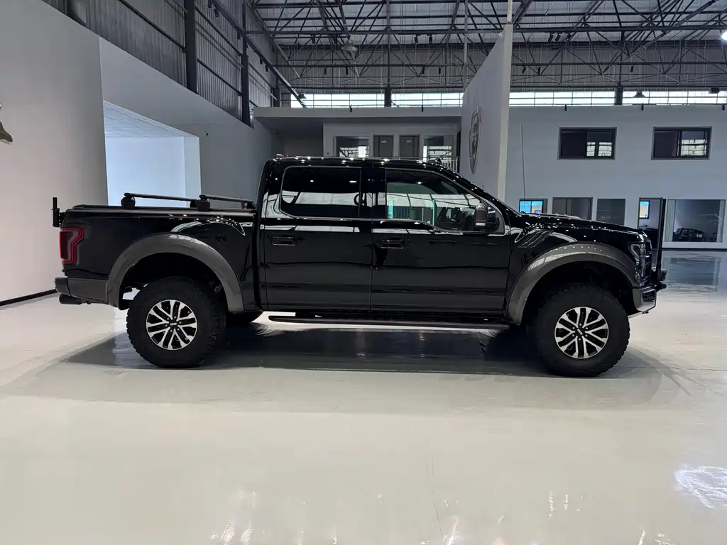 Ford F-150 Raptor — миниатюра 7
