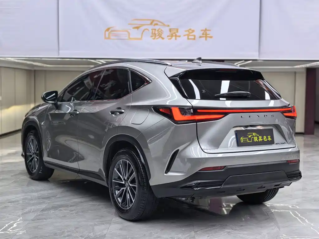 Lexus NX — миниатюра 4