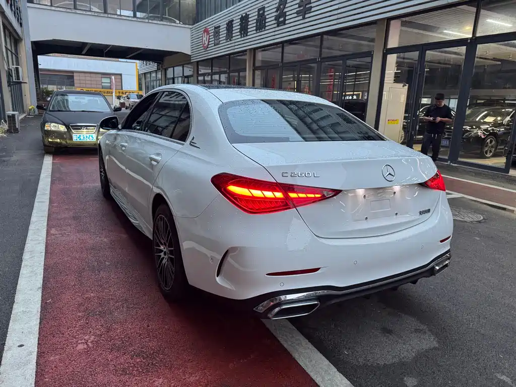 Mercedes-Benz C-Class — миниатюра 9