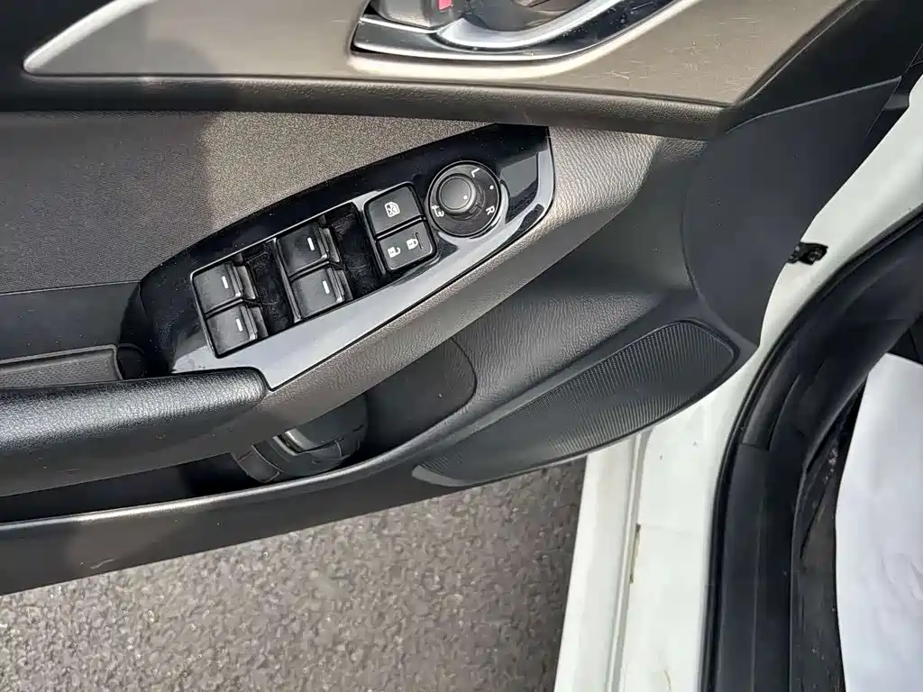 Mazda 3 Axela — миниатюра 17