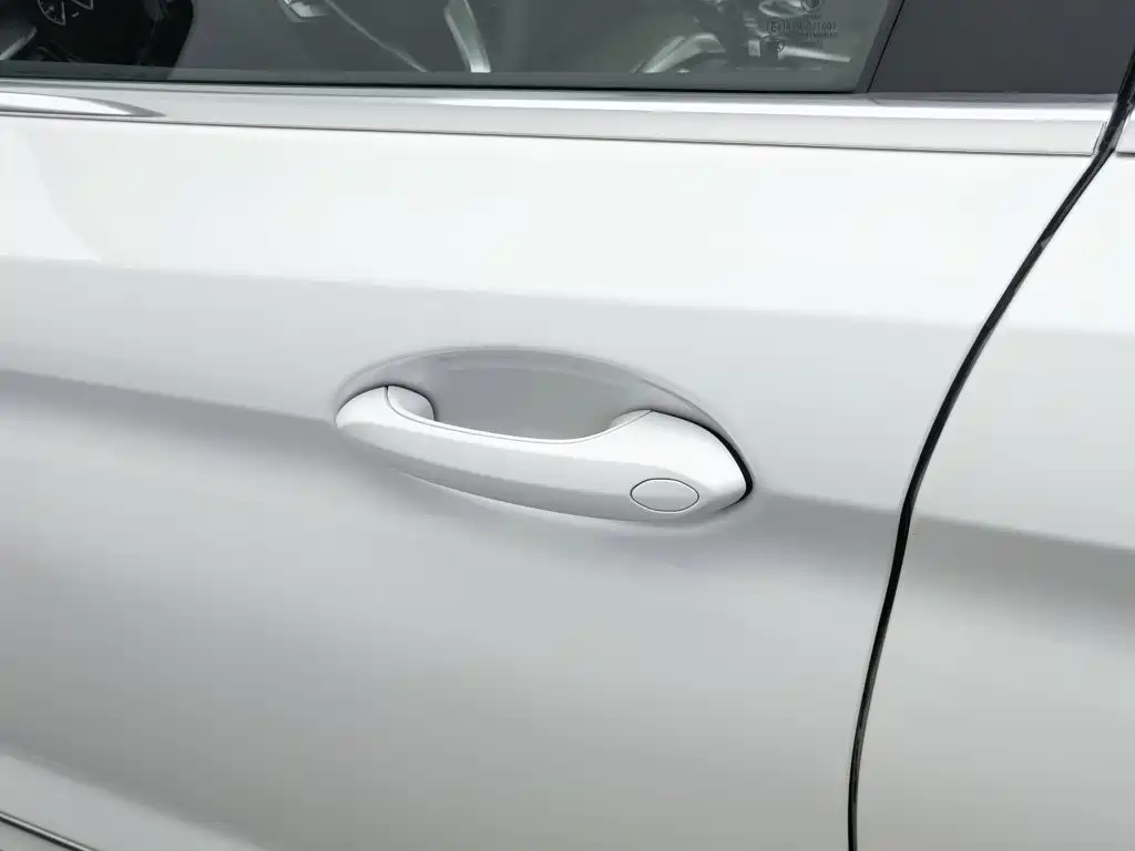 BMW 5 Series — миниатюра 18