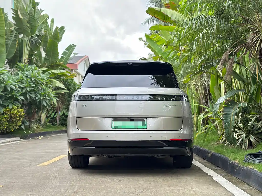 Lynk & Co 900 2025 1.5T Ultra 6 мест