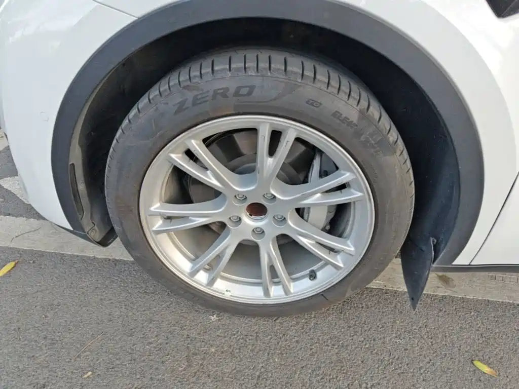 Tesla Model Y — миниатюра 23