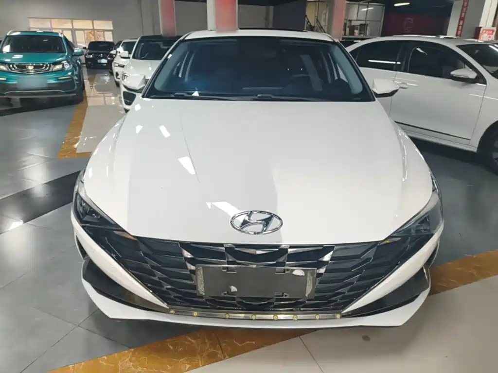 Hyundai Elantra — миниатюра 3
