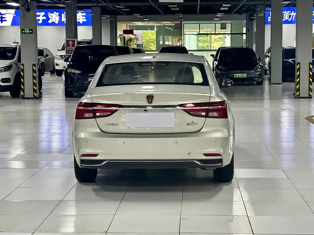 Roewe i6 New Energy — миниатюра 14