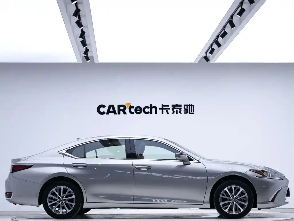 Lexus ES — миниатюра 7
