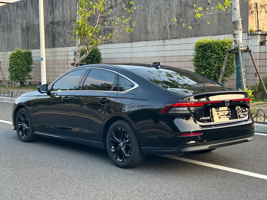 Honda Accord — миниатюра 7