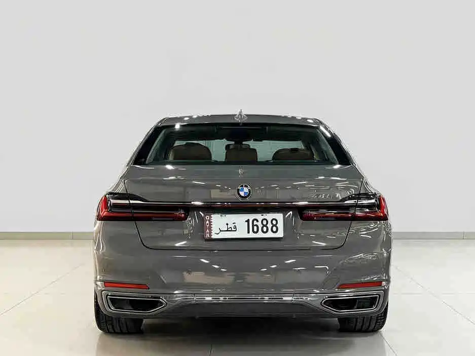 BMW 7 Series — миниатюра 4