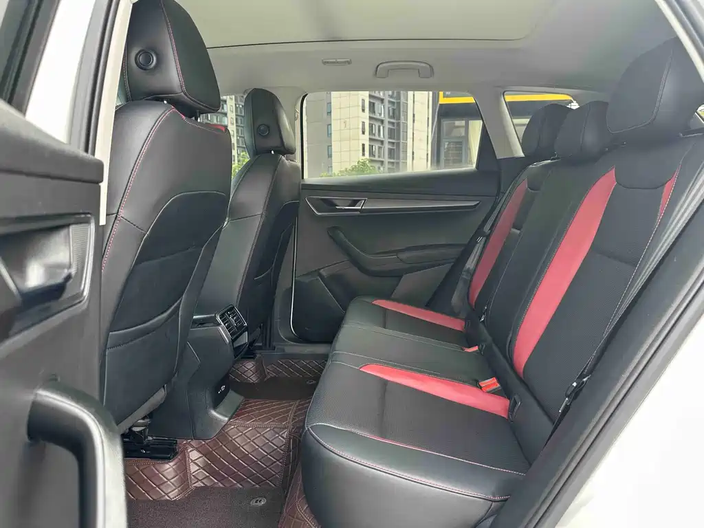 Skoda Karoq — миниатюра 10