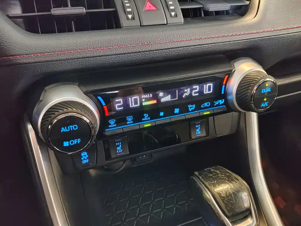 Toyota Wildlander New Energy — миниатюра 10