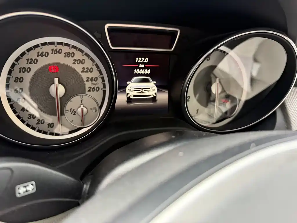 Mercedes-Benz GLA — миниатюра 8