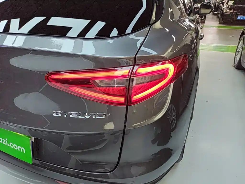 Alfa Romeo Stelvio 2020 2.0T 280HP Luxury