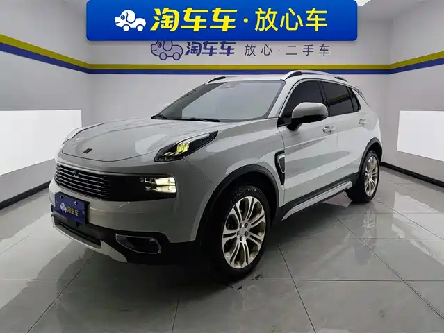 2019 Lynk & Co 01