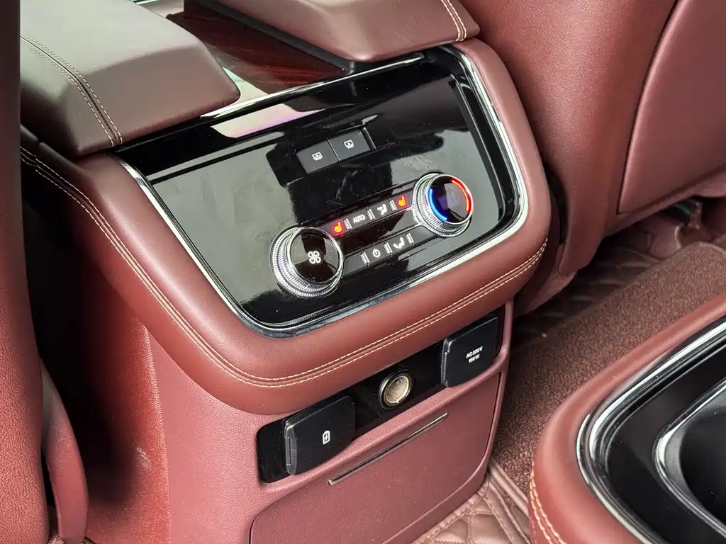 Lincoln Navigator — миниатюра 16