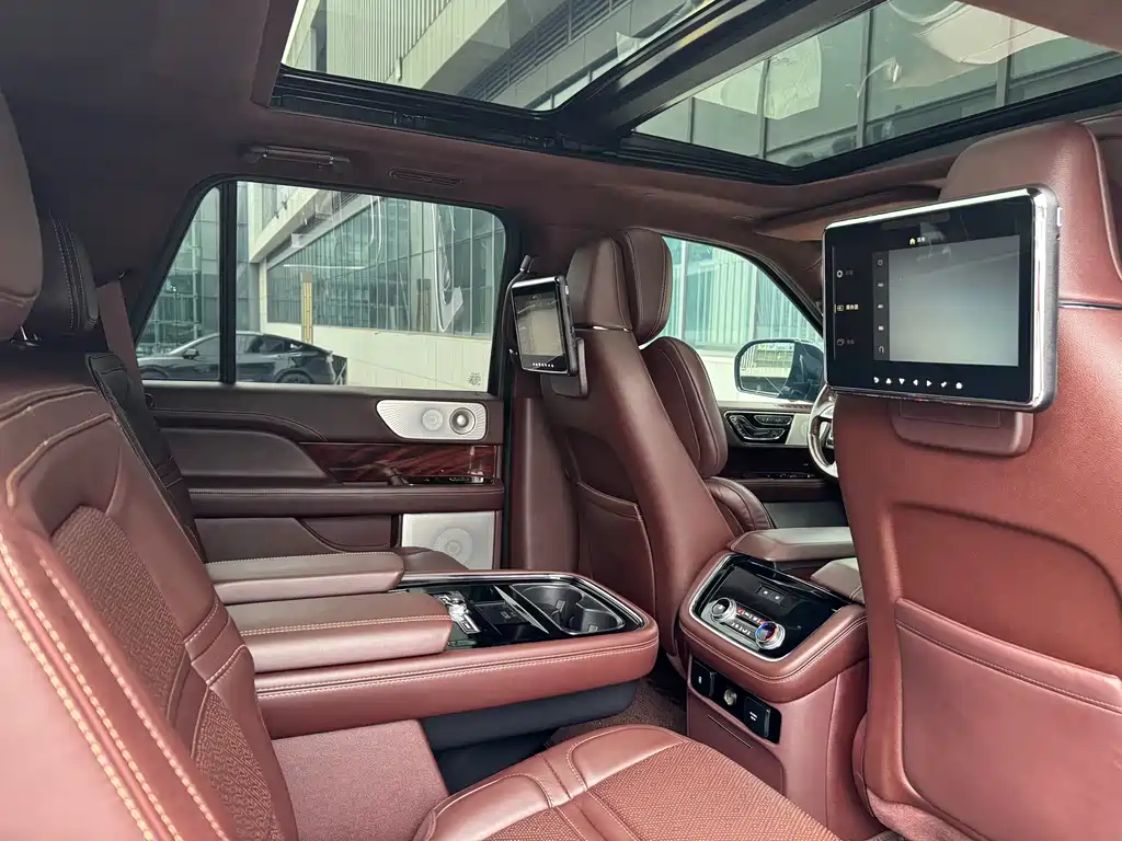 Lincoln Navigator — миниатюра 22