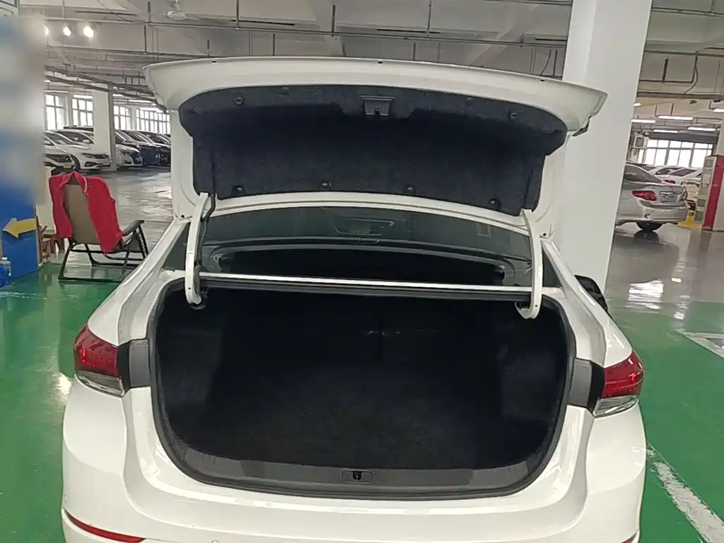 Buick Excelle — миниатюра 19