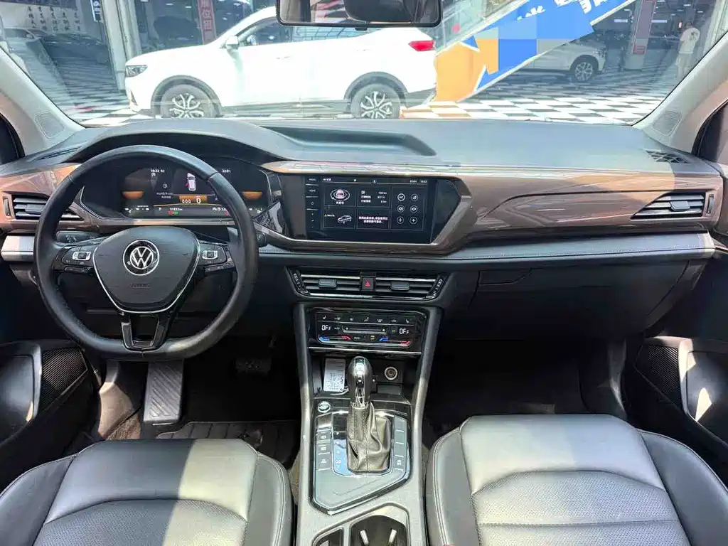 Volkswagen Tharu — миниатюра 10