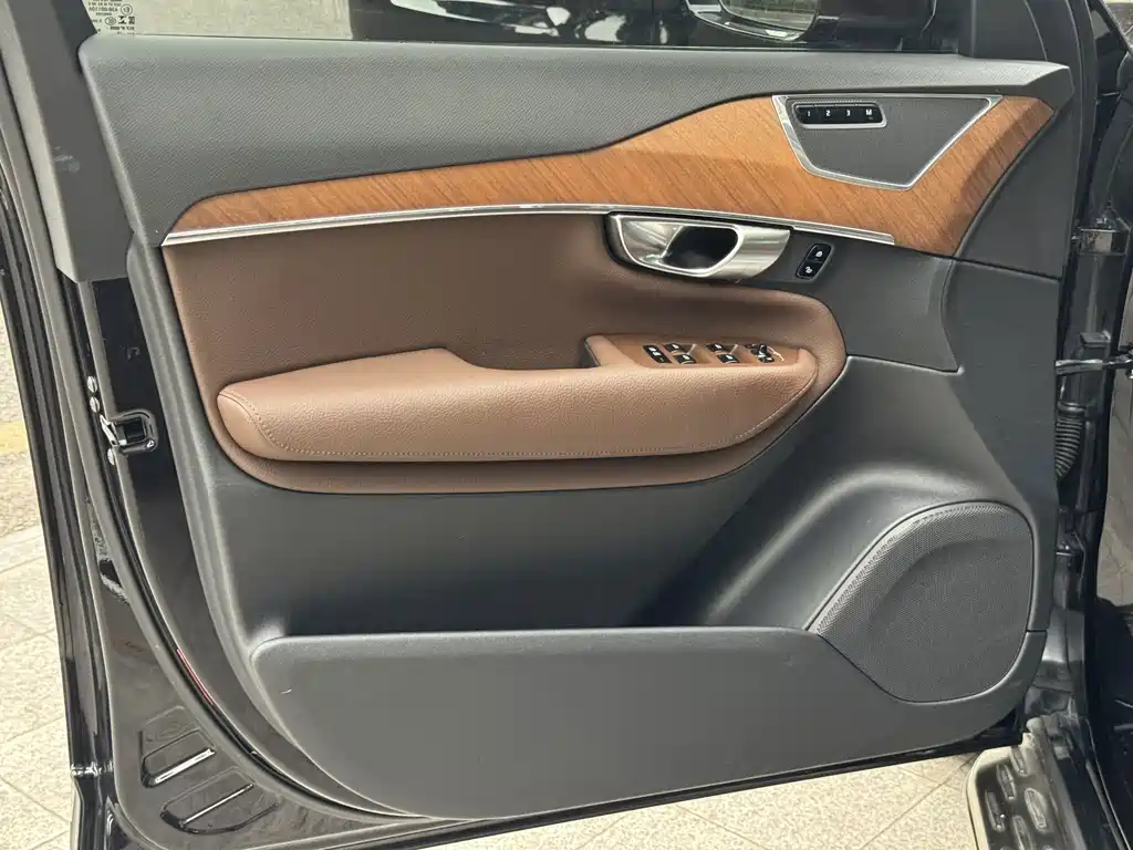 Volvo XC90 — миниатюра 17