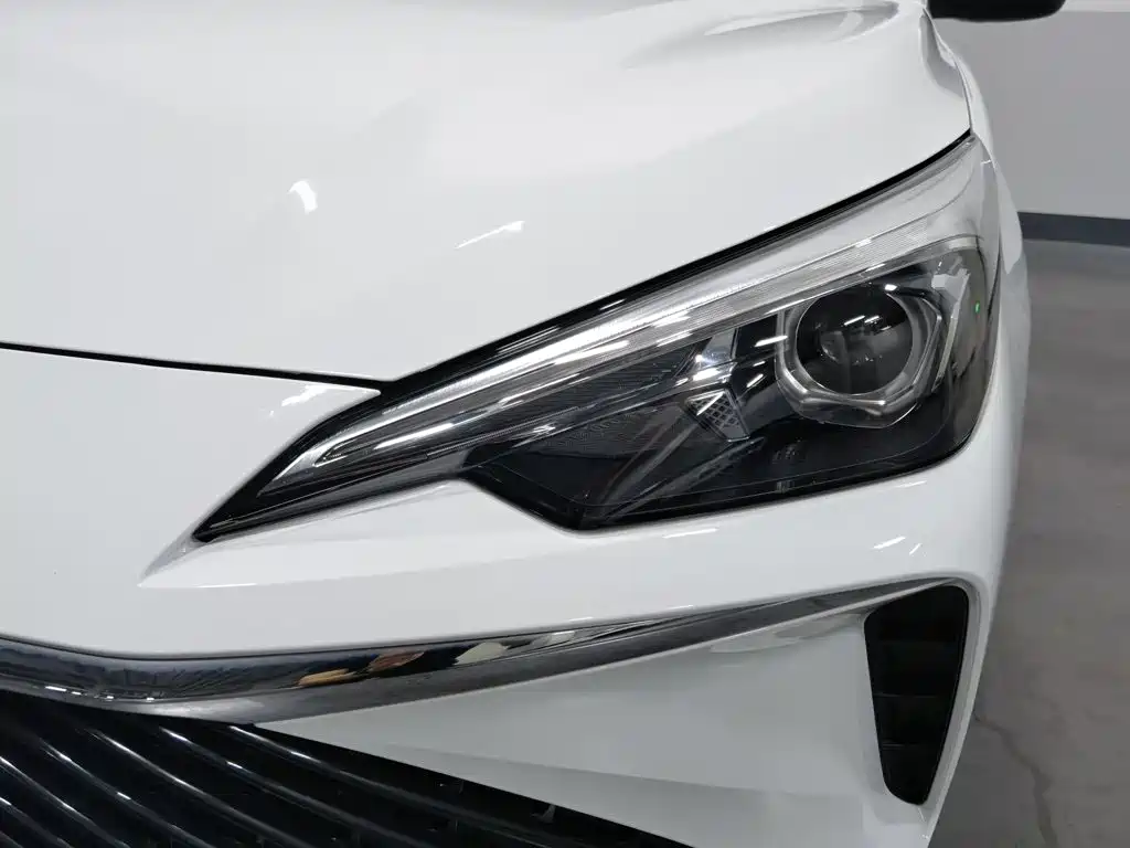 Roewe i5 — миниатюра 7
