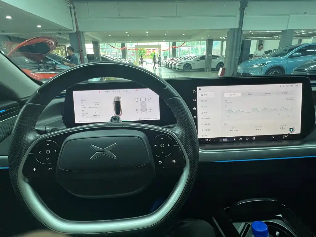 XPeng P7 — миниатюра 10