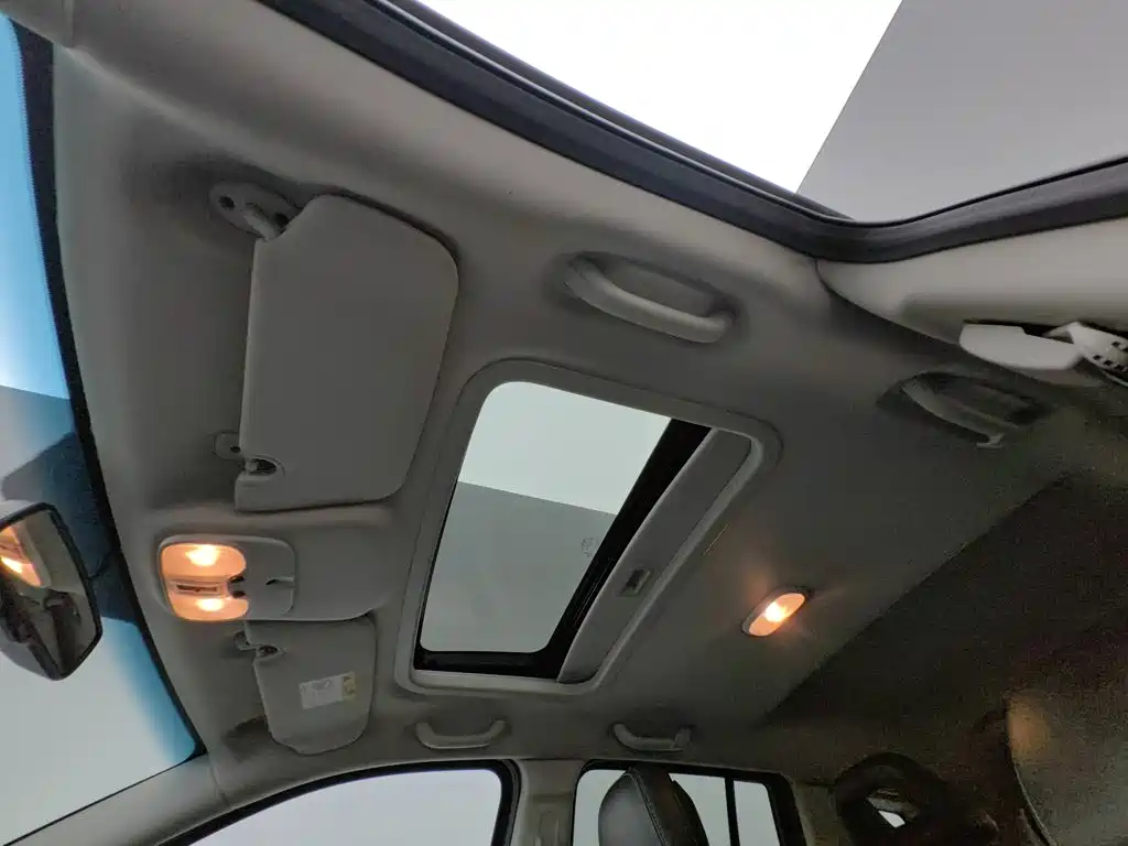 Jeep Compass (Import) — миниатюра 14
