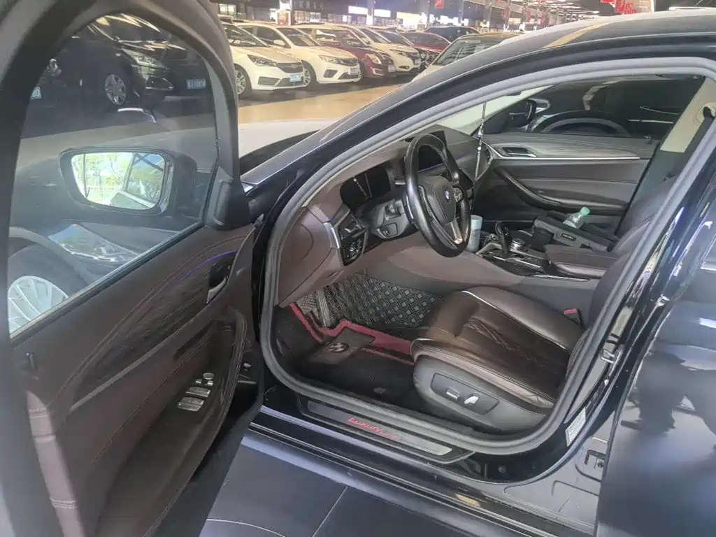 BMW 5 Series — миниатюра 16