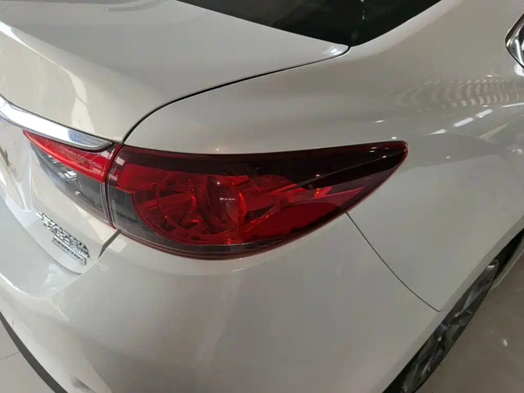 Mazda Atenza — миниатюра 8