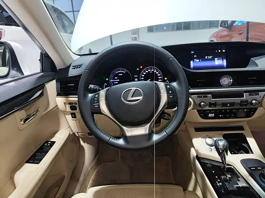 Lexus ES — миниатюра 11