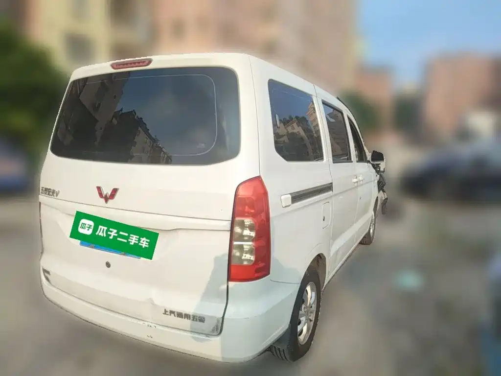Wuling Hongguang V — миниатюра 4