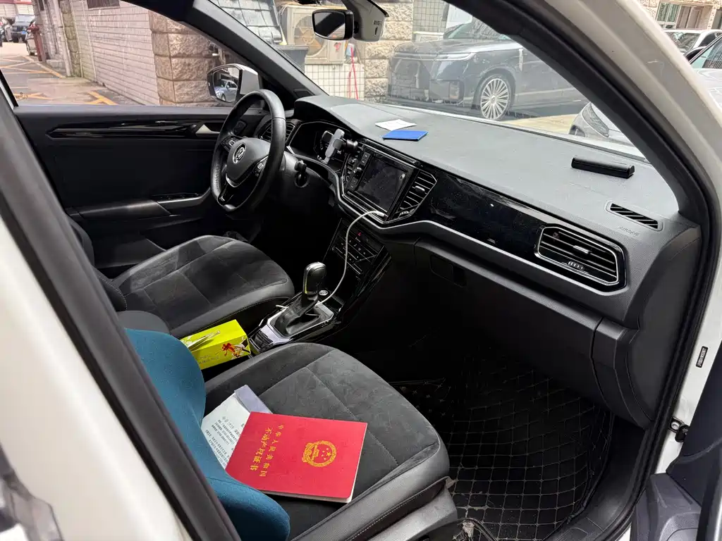 Volkswagen T-Roc — миниатюра 3