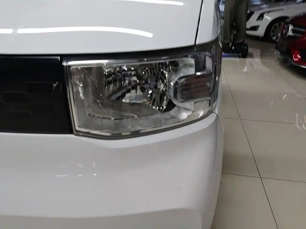 Wuling MINIEV — миниатюра 24