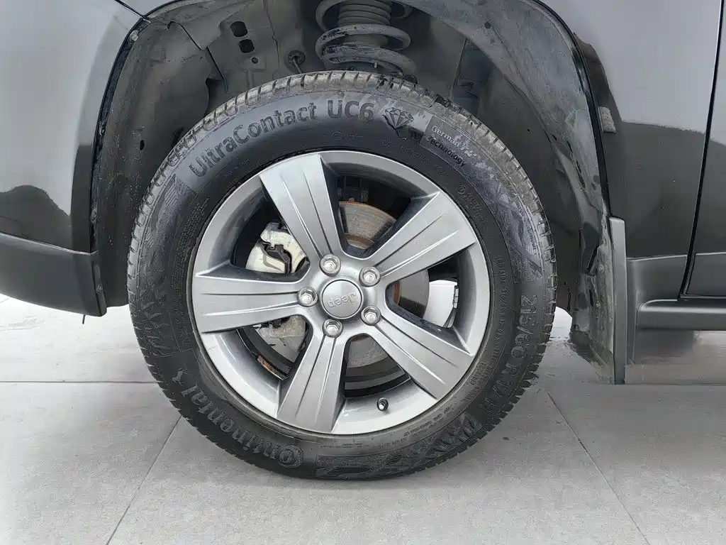 Jeep Compass (Import) — миниатюра 17