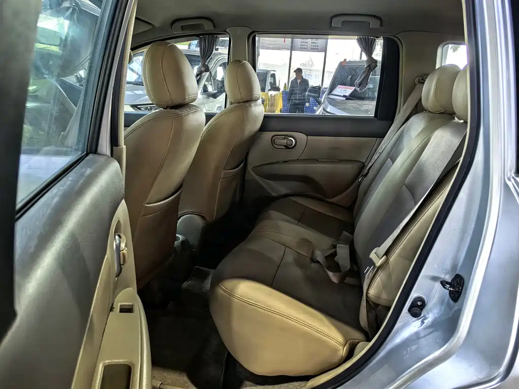 Nissan Livina — миниатюра 10